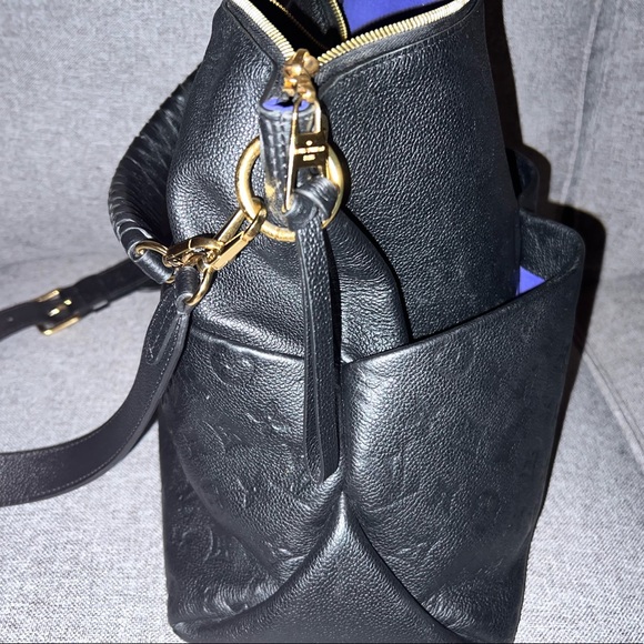 AUTHENTIC Louis Vuitton LEATHER Maida Hobo - Picture 5 of 10